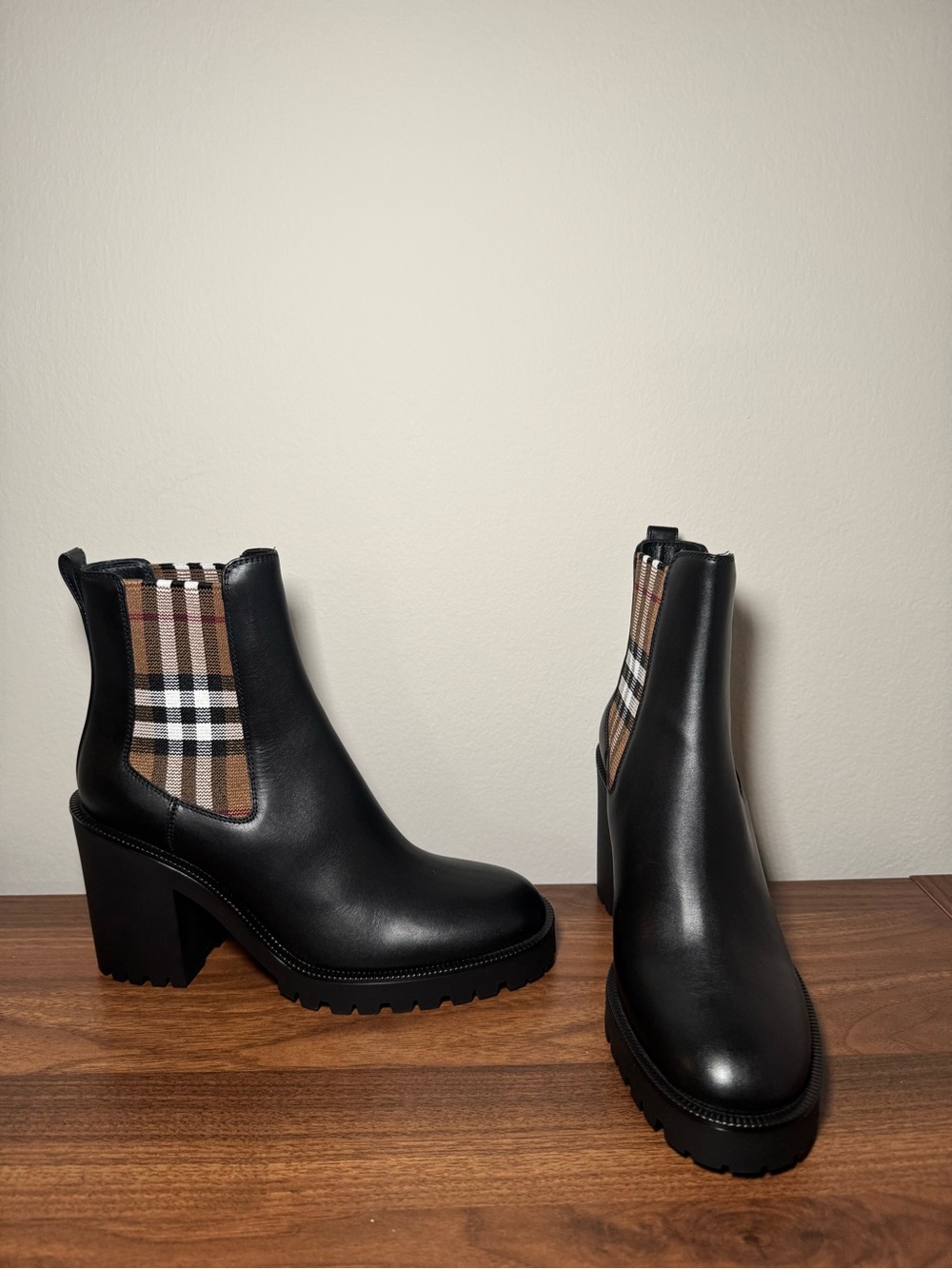 Burberry Black Leather Chelsea Ankle Boots with Signature Check - Picture 2 of 5